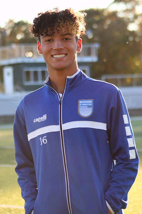 Maximo Rivano is looking beautiful in blue upper.